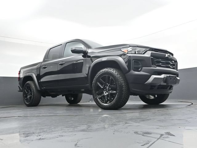 Used 2025 Chevrolet Colorado Trail Boss AWD/4WD image 29