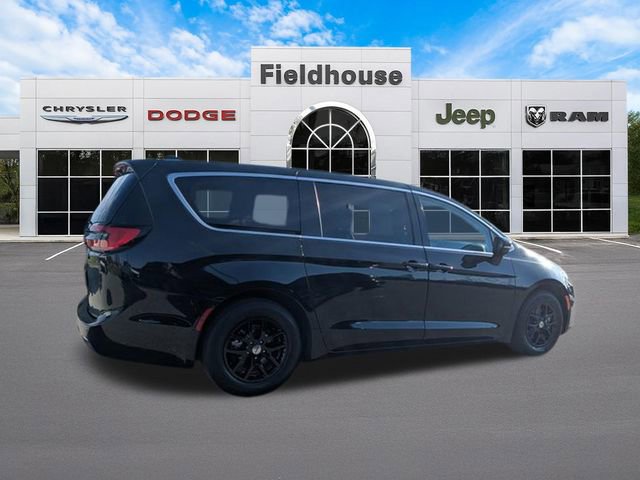 Used 2023 Chrysler Pacifica Touring-L FWD image 10