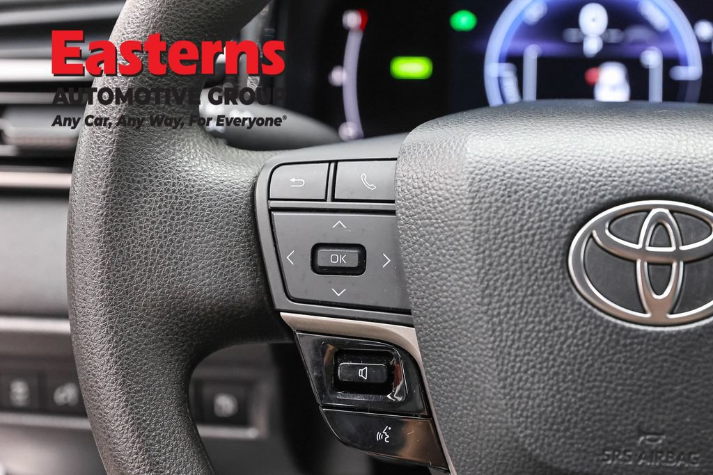 Used 2025 Toyota Camry LE FWD image 14