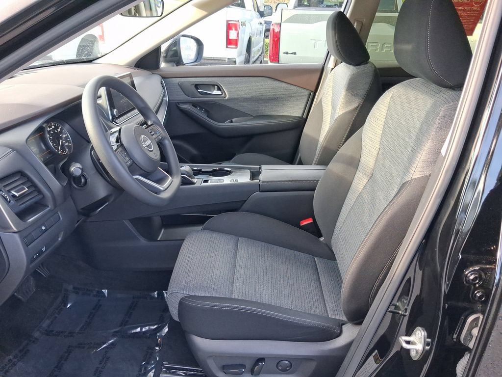 Certified 2023 Nissan Rogue SV FWD image 14
