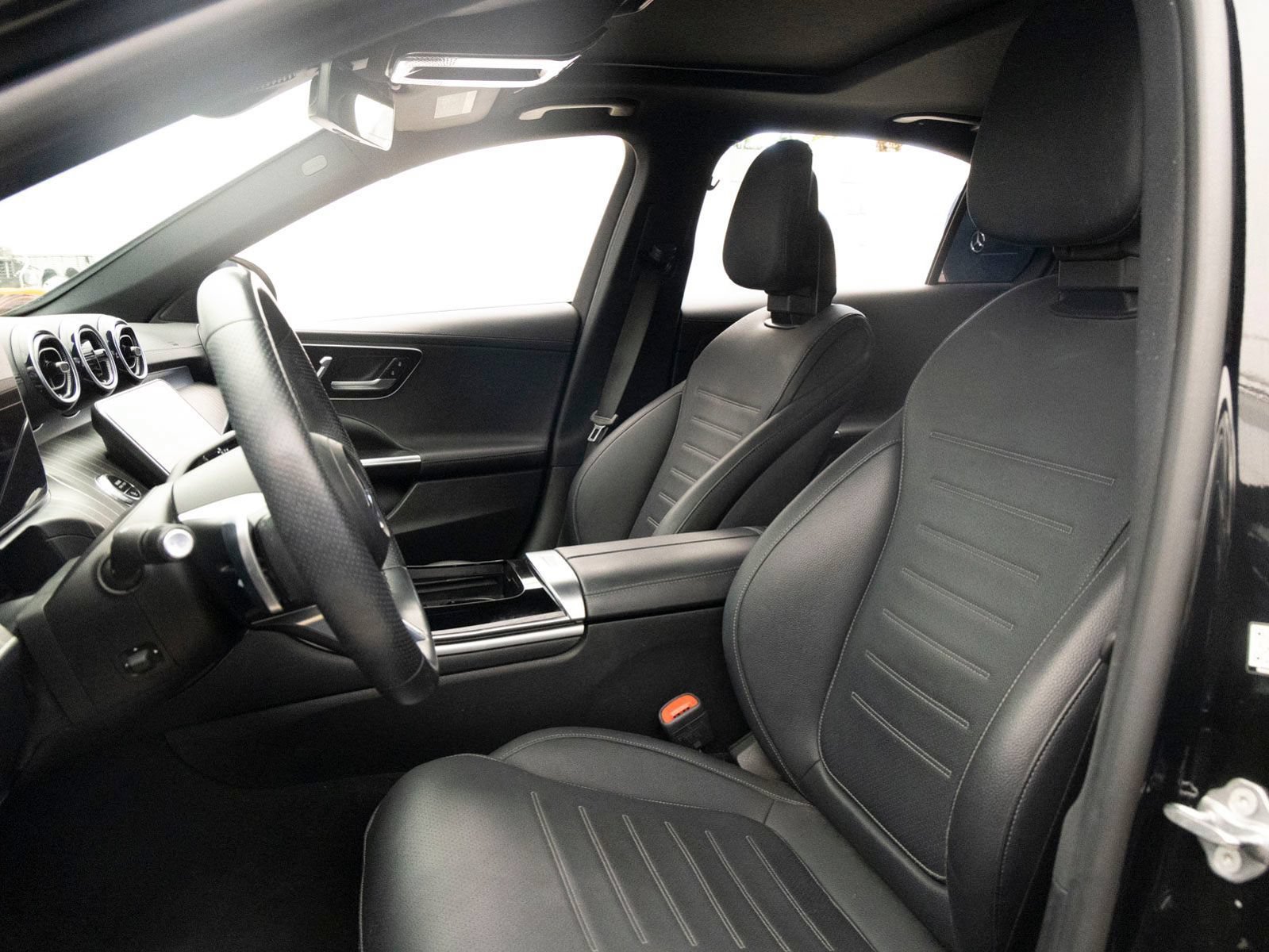 Used 2023 Mercedes-Benz C 300 Sedan image 13