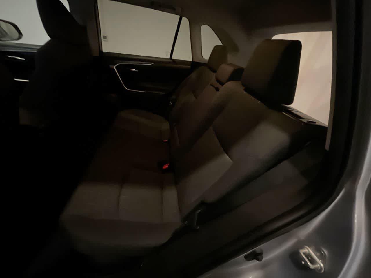 Used 2021 Toyota RAV4 XLE w/ Convenience Package image 23