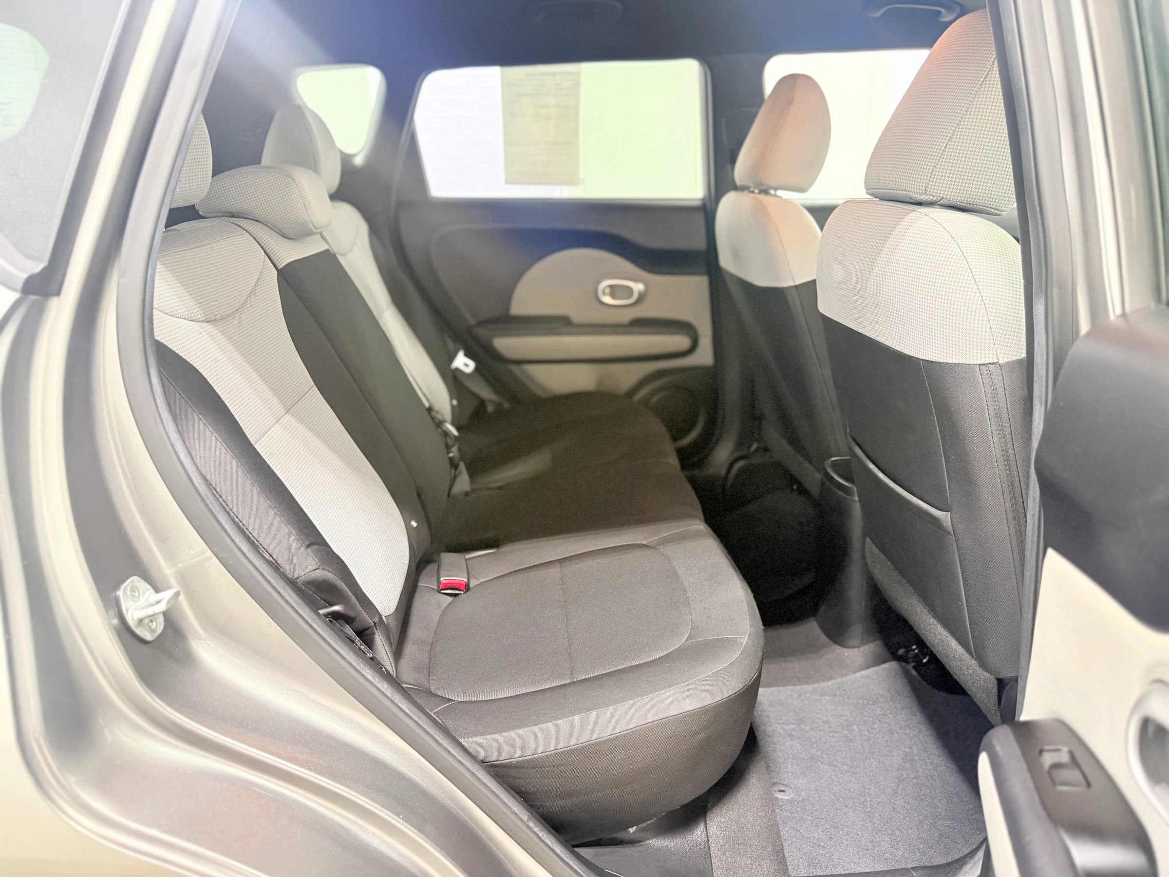 Used 2014 Kia Soul EV image 23