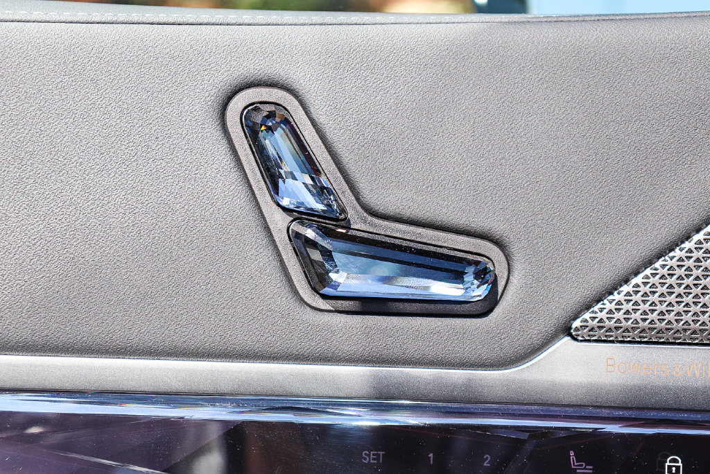 Certified 2026 BMW 740i RWD image 20