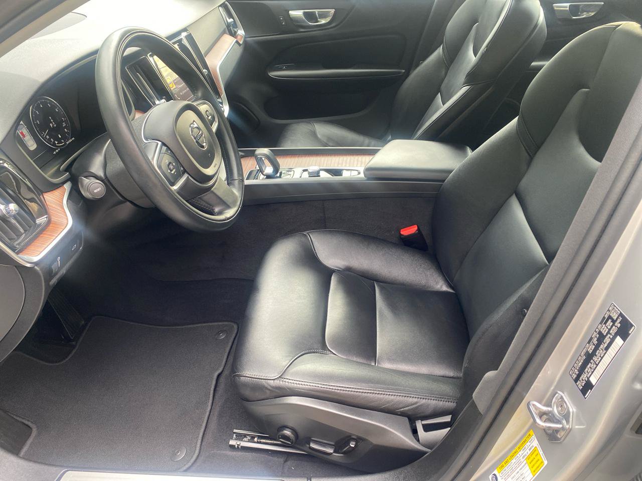 Used 2022 Volvo S60 B5 Momentum w/ Premium Package AWD/4WD image 6