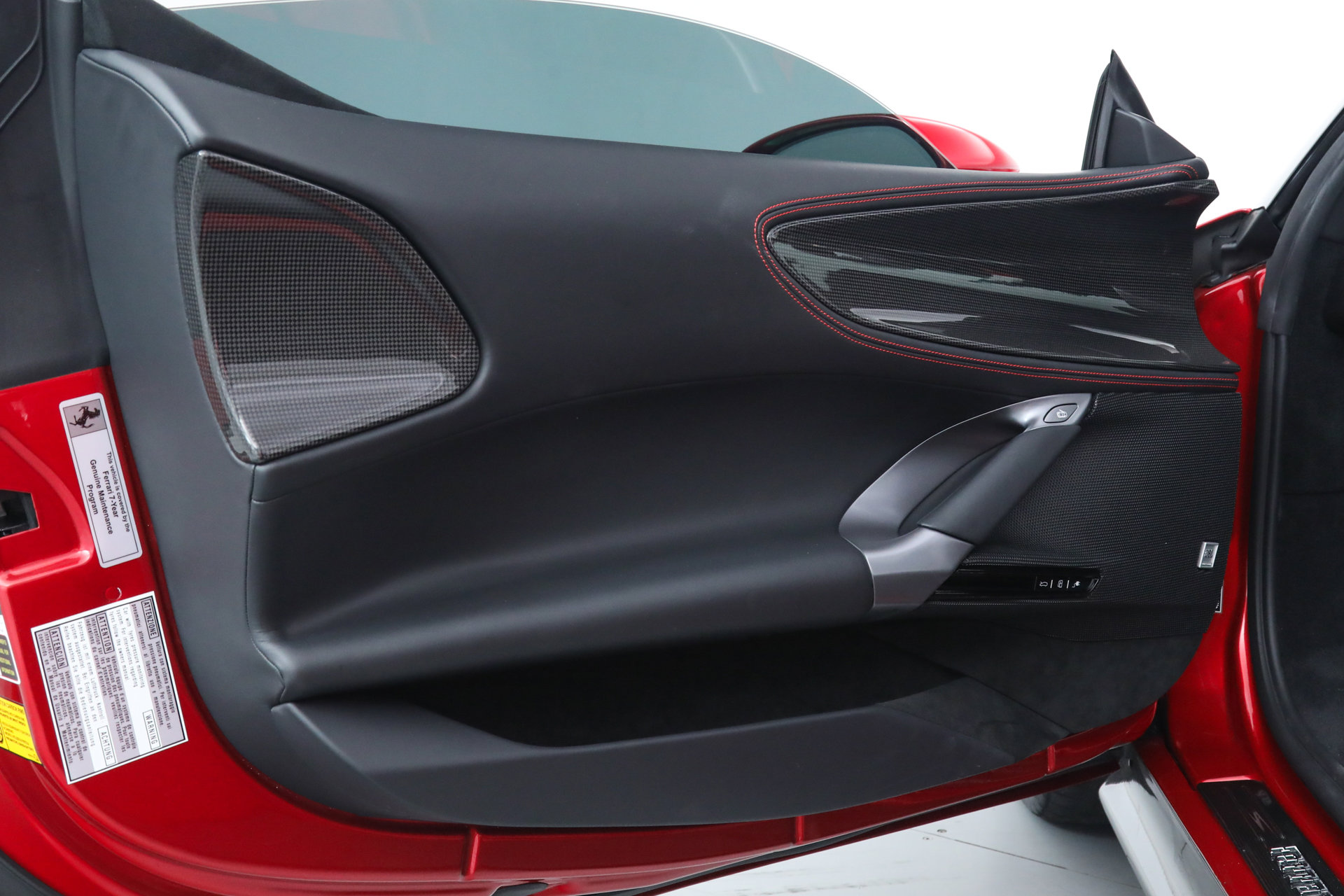 Used 2025 Ferrari SF90 Spider image 27