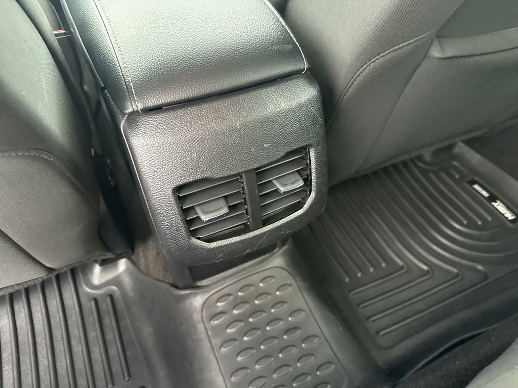 Used 2020 Ford Fusion SE image 17