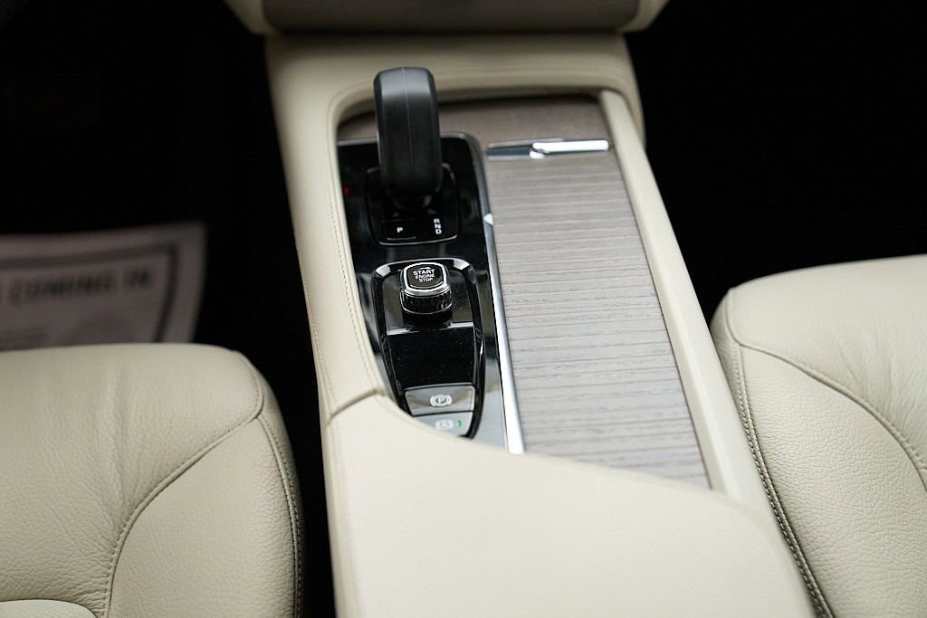 Certified 2023 Volvo XC90 T8 Plus w/ Protection Package Premier AWD/4WD image 34