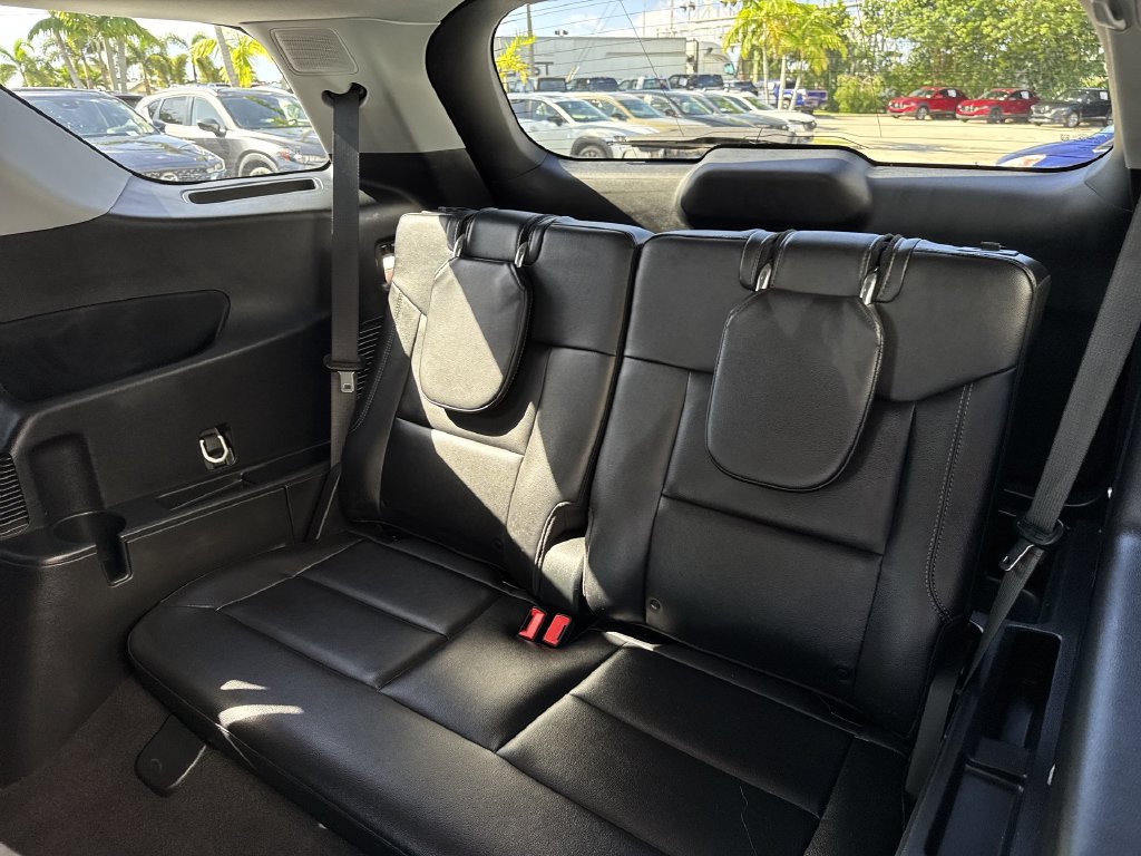Used 2023 Ford Explorer Limited w/ Limited Technology Package RWD image 38
