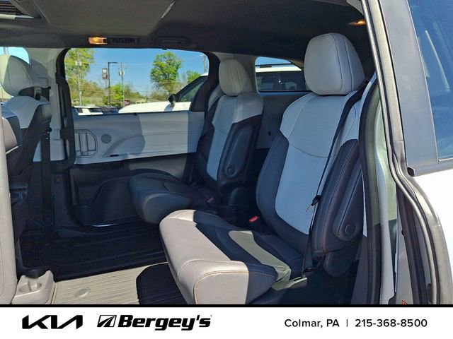 Used 2023 Toyota Sienna XSE AWD/4WD image 12