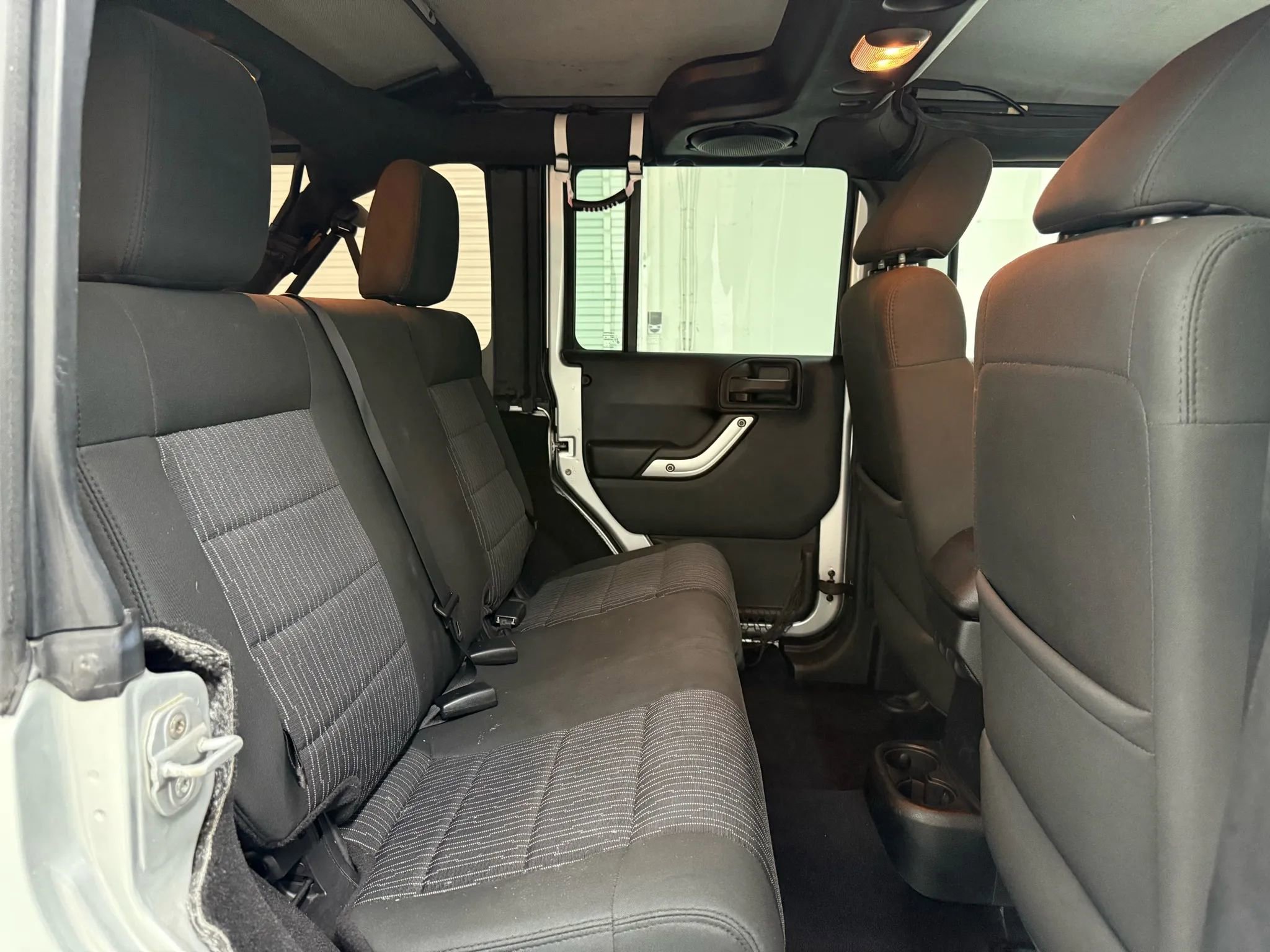 Used 2011 Jeep Wrangler Unlimited Sahara image 16