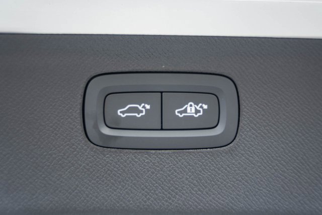 New 2025 Volvo XC90 T8 Ultra w/ Protection Package Premier image 10