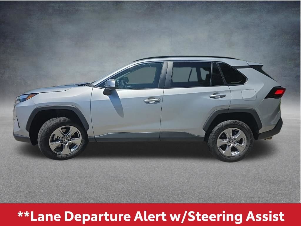 Used 2024 Toyota RAV4 XLE FWD image 9