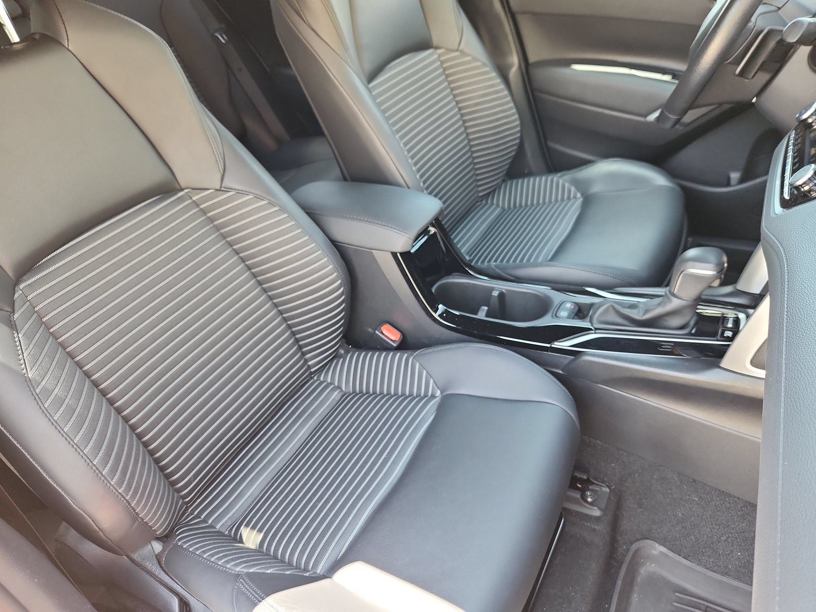 Used 2023 Toyota Corolla Cross AWD Hybrid w/ Convenience Package image 15