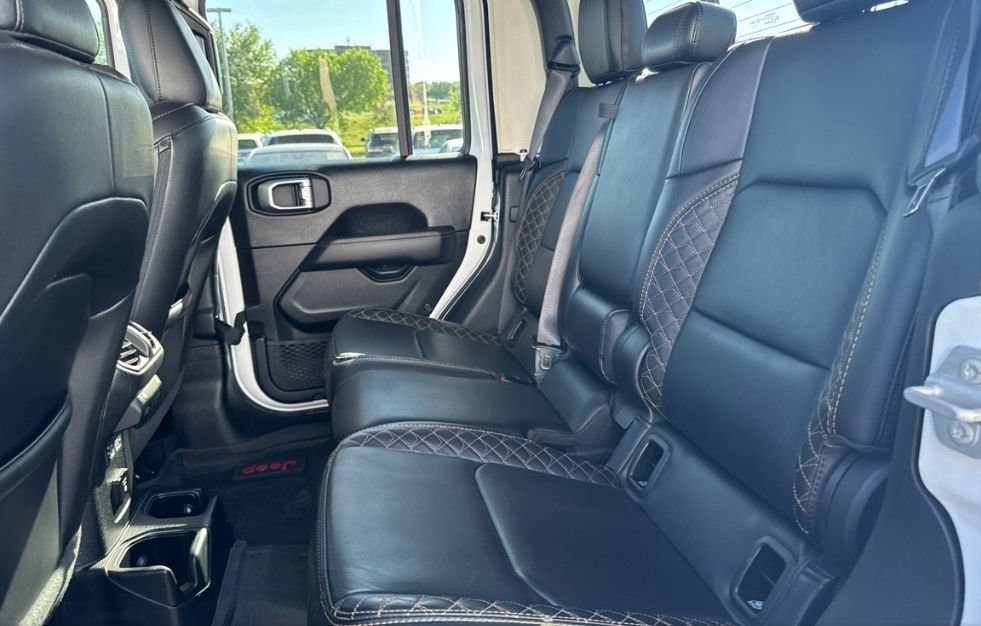 Used 2022 Jeep Gladiator Overland AWD/4WD image 8