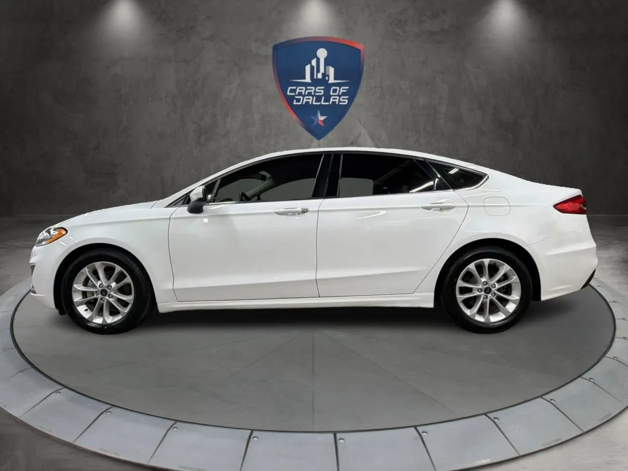 Used 2020 Ford Fusion SE FWD image 2