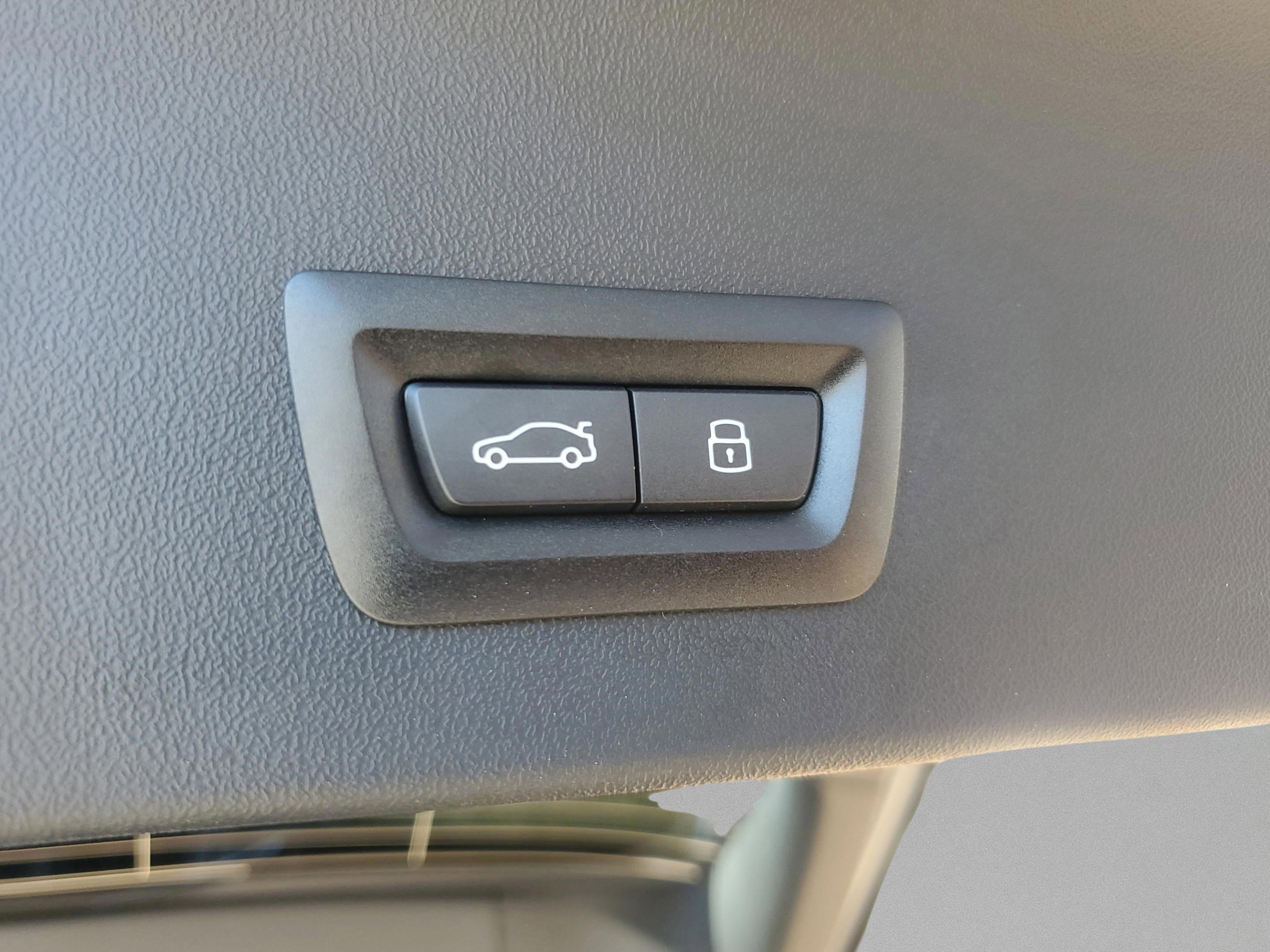 Used 2025 BMW X3 xDrive30i w/ Premium Package image 8