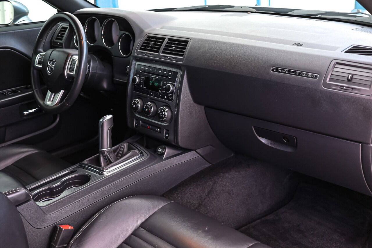 Used 2013 Dodge Challenger R/T Plus RWD image 23