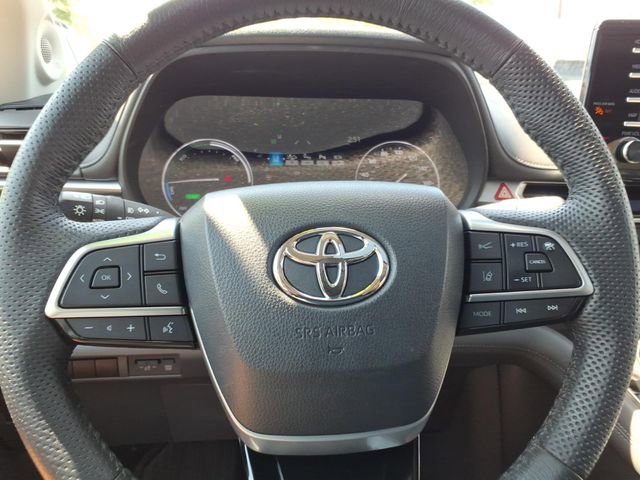 Used 2022 Toyota Sienna Limited FWD image 21