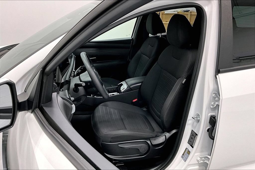 Used 2025 Hyundai Santa Cruz SE FWD image 30