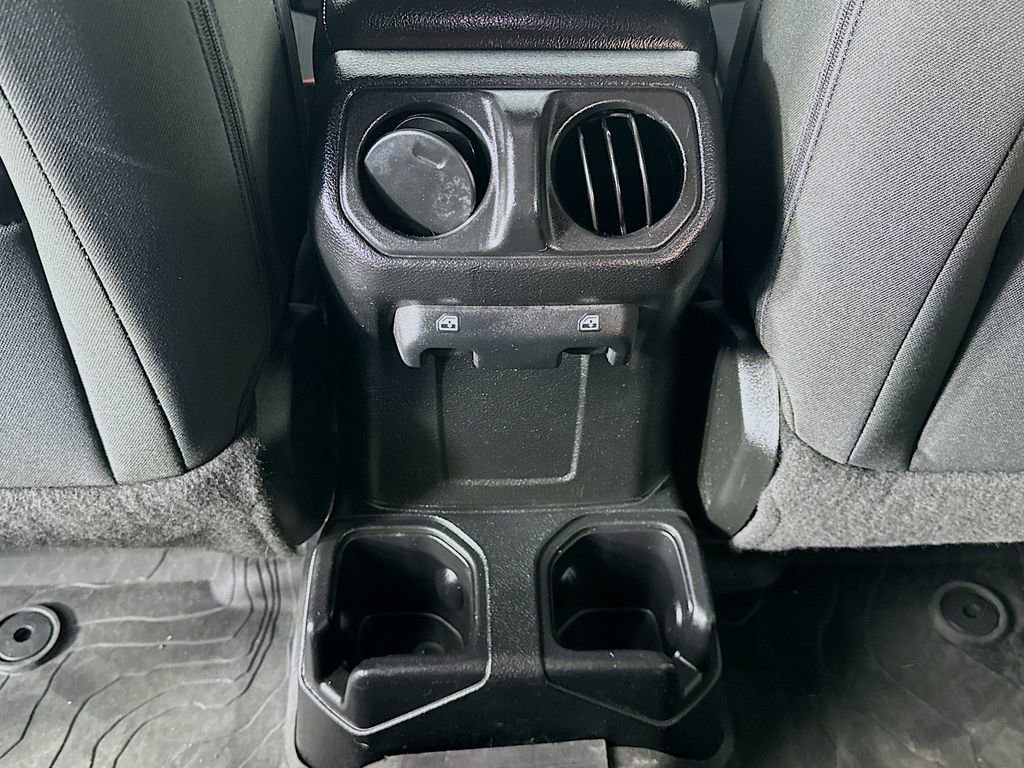Used 2018 Jeep Wrangler Unlimited Sport S AWD/4WD image 21