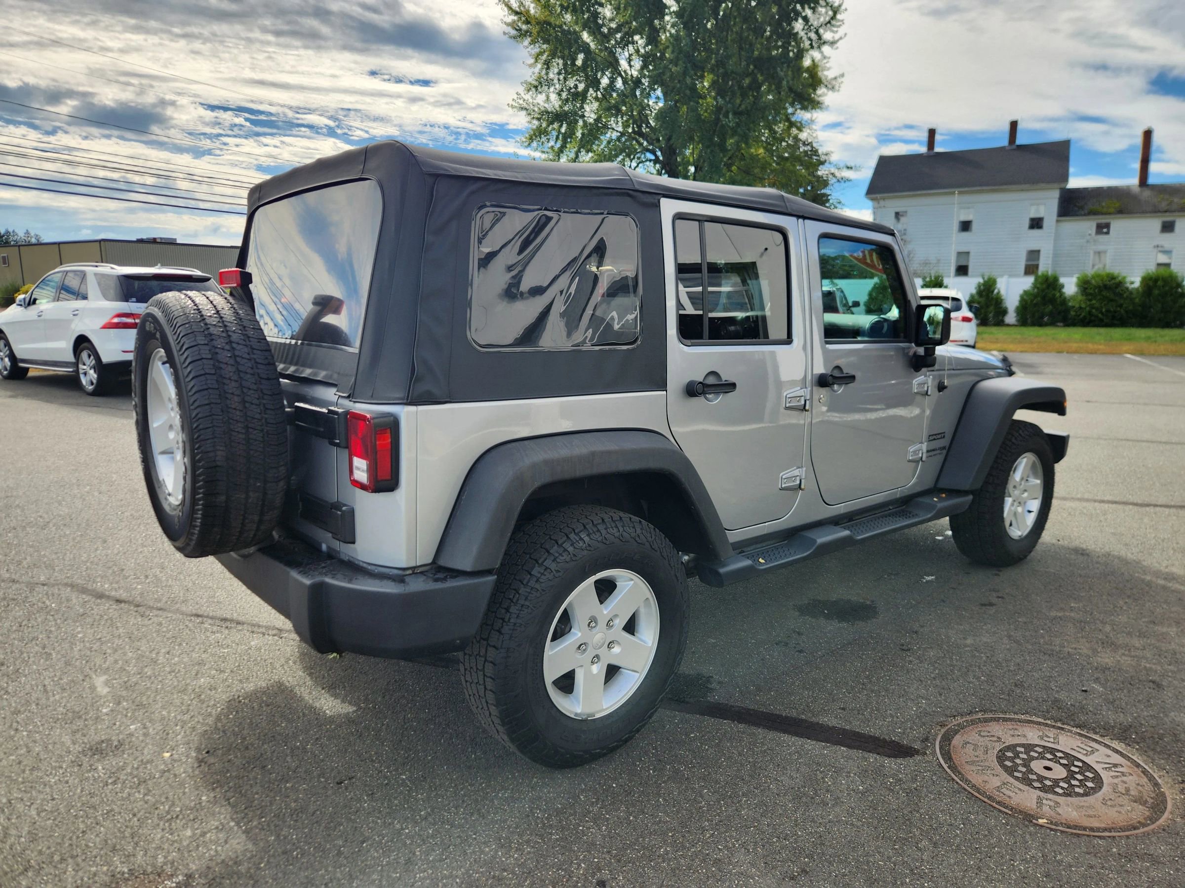 Used 2018 Jeep Wrangler Unlimited Sport S AWD/4WD image 15