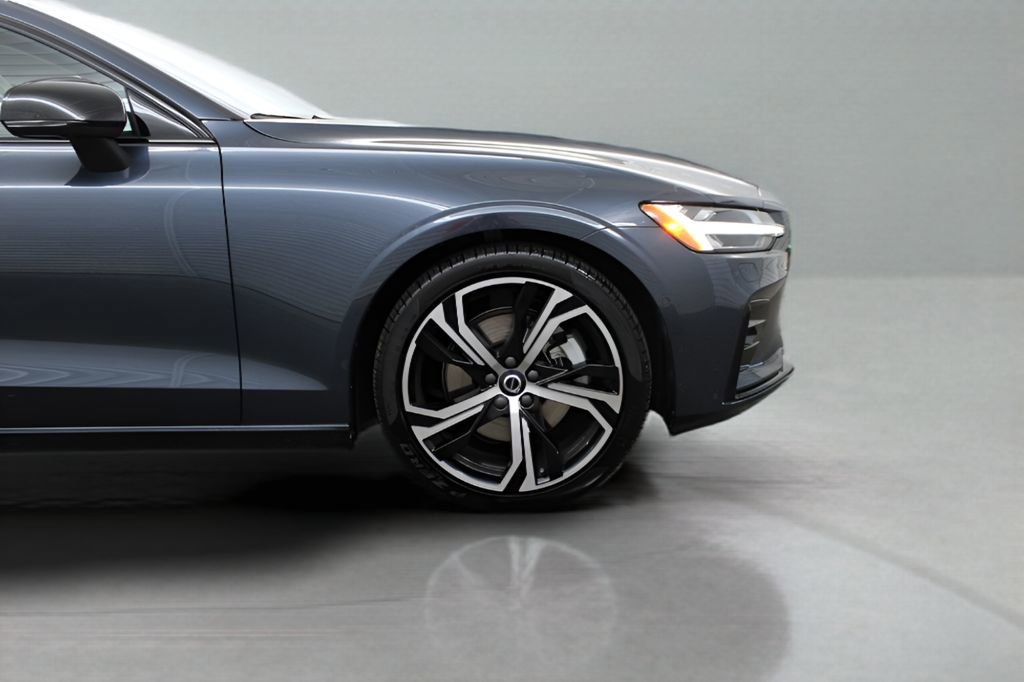 Used 2023 Volvo S60 B5 Plus w/ Climate Package image 18