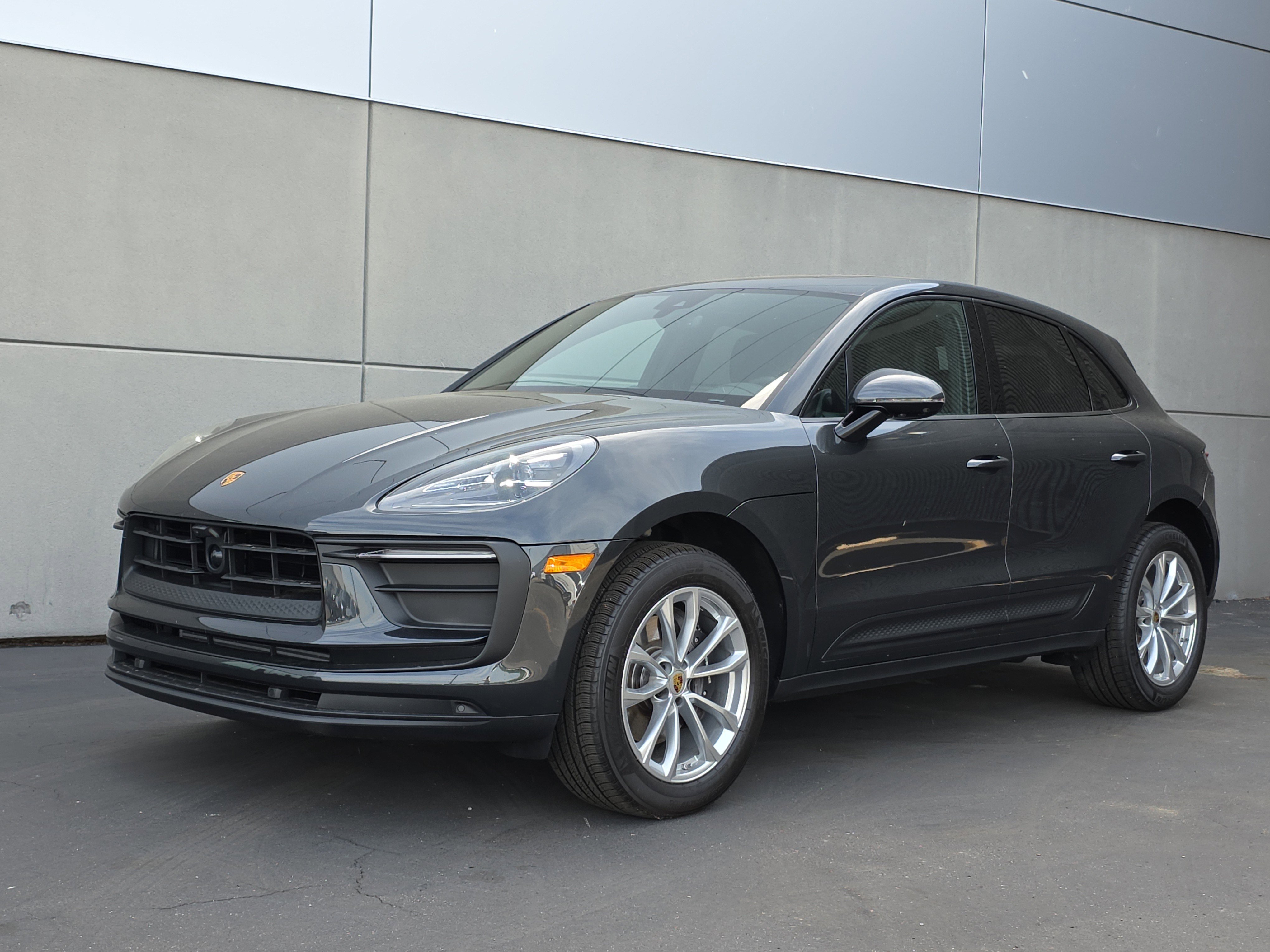 Used 2026 Porsche Macan AWD/4WD image 1