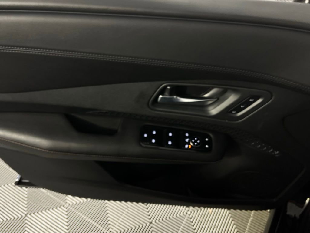 Used 2024 Nissan Ariya AWD image 24