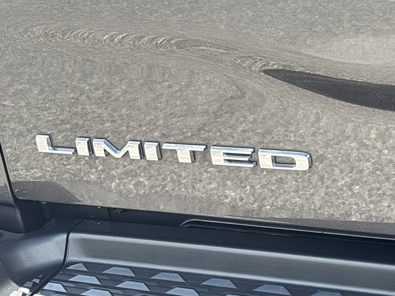 Used 2024 RAM 2500 Limited image 8