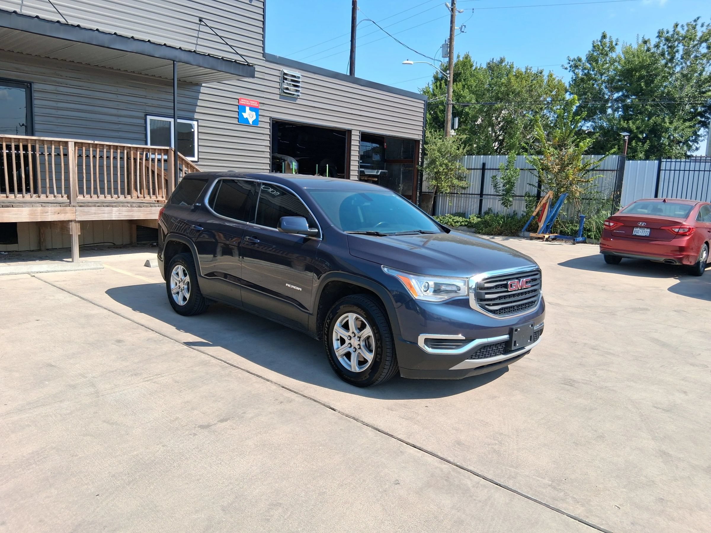 Used 2019 GMC Acadia SLE AWD/4WD image 13