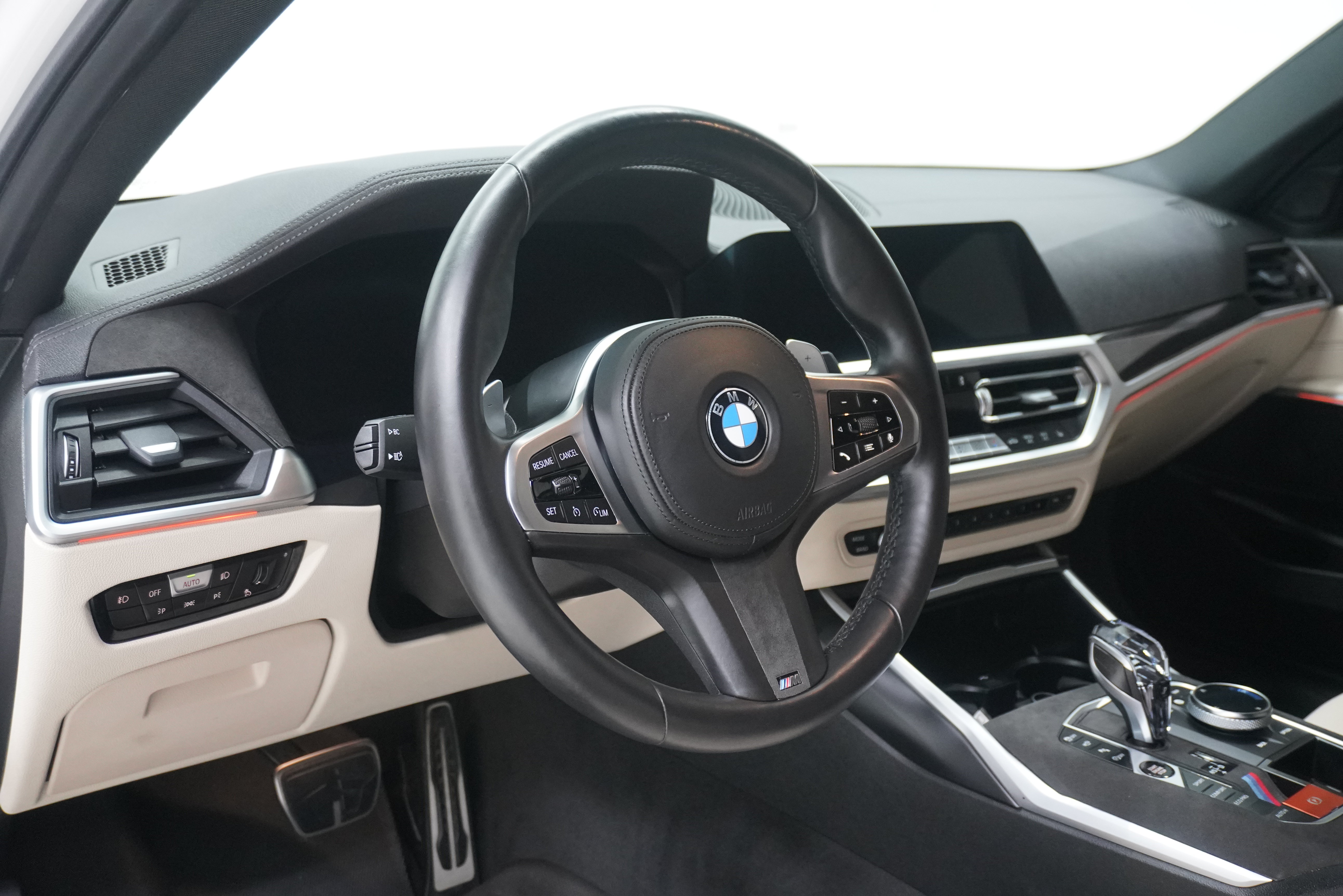 Used 2021 BMW 330i Sedan w/ M Sport Package RWD image 8