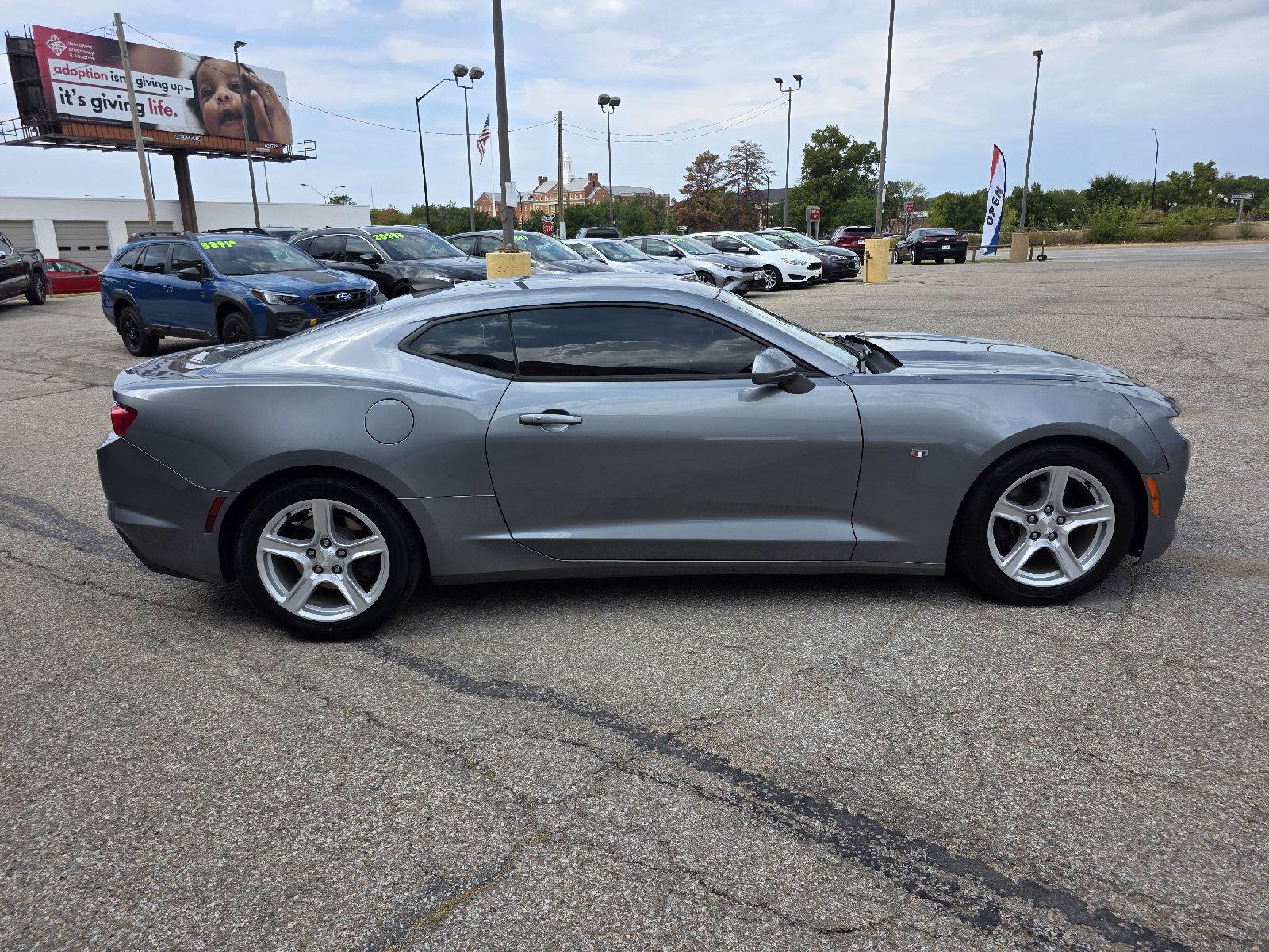 Used 2022 Chevrolet Camaro LT RWD image 4