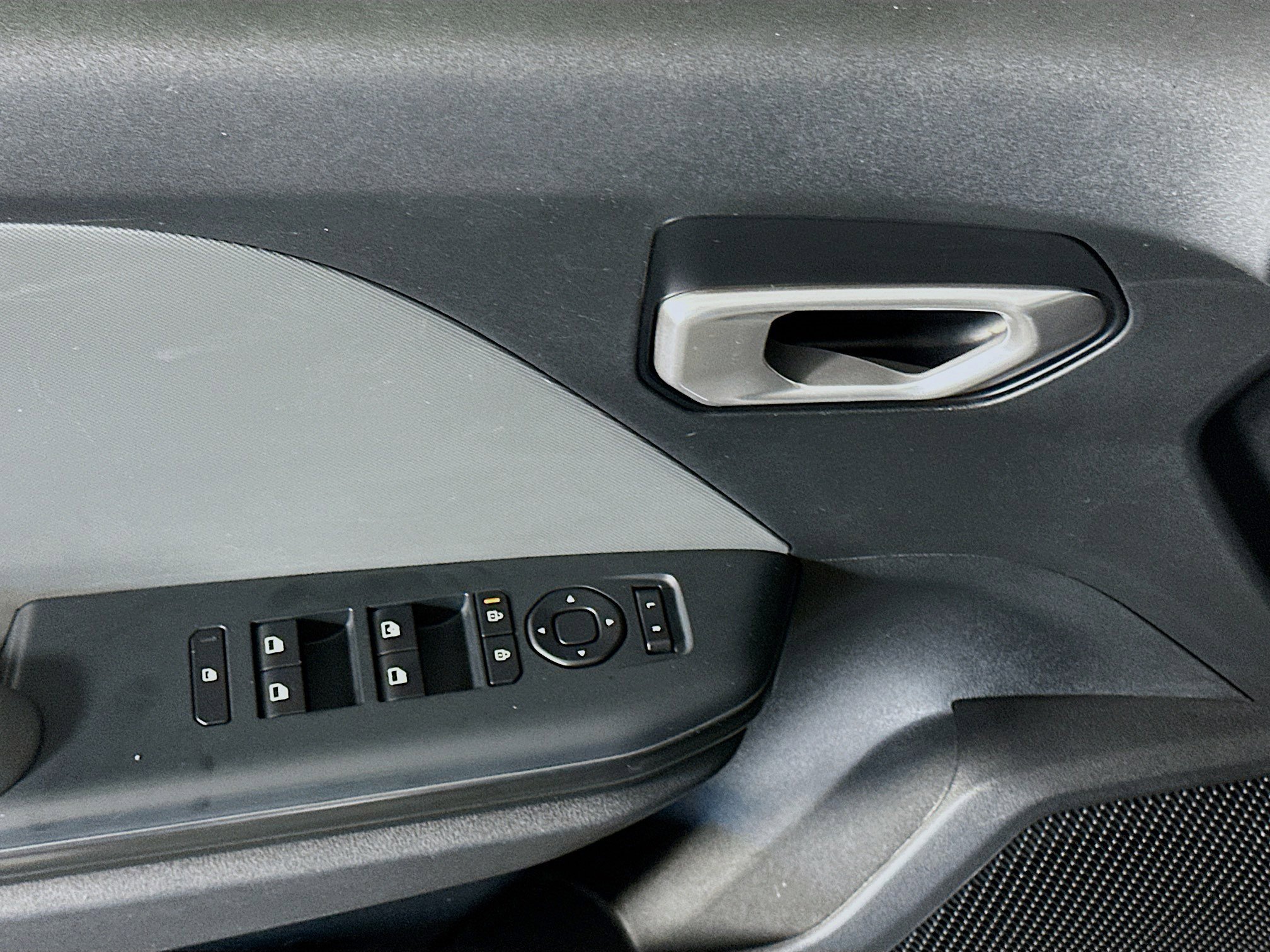 Used 2025 Kia K4 LXS image 15