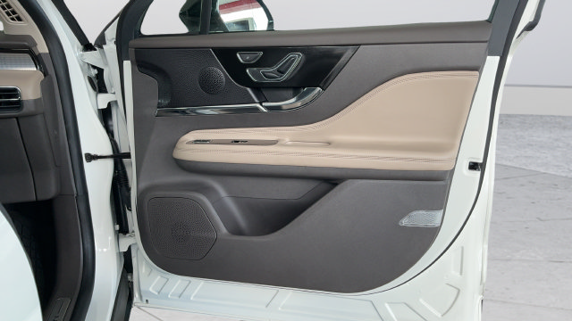 Used 2024 Lincoln Corsair FWD image 22