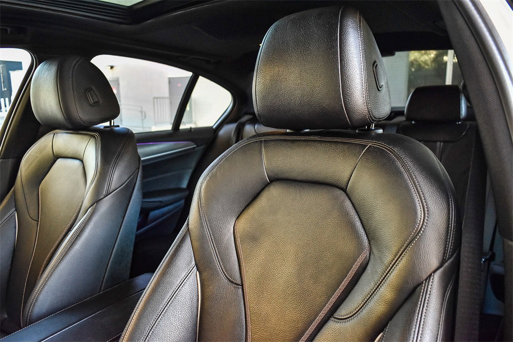 Used 2019 BMW 540i w/ M Sport Package image 22
