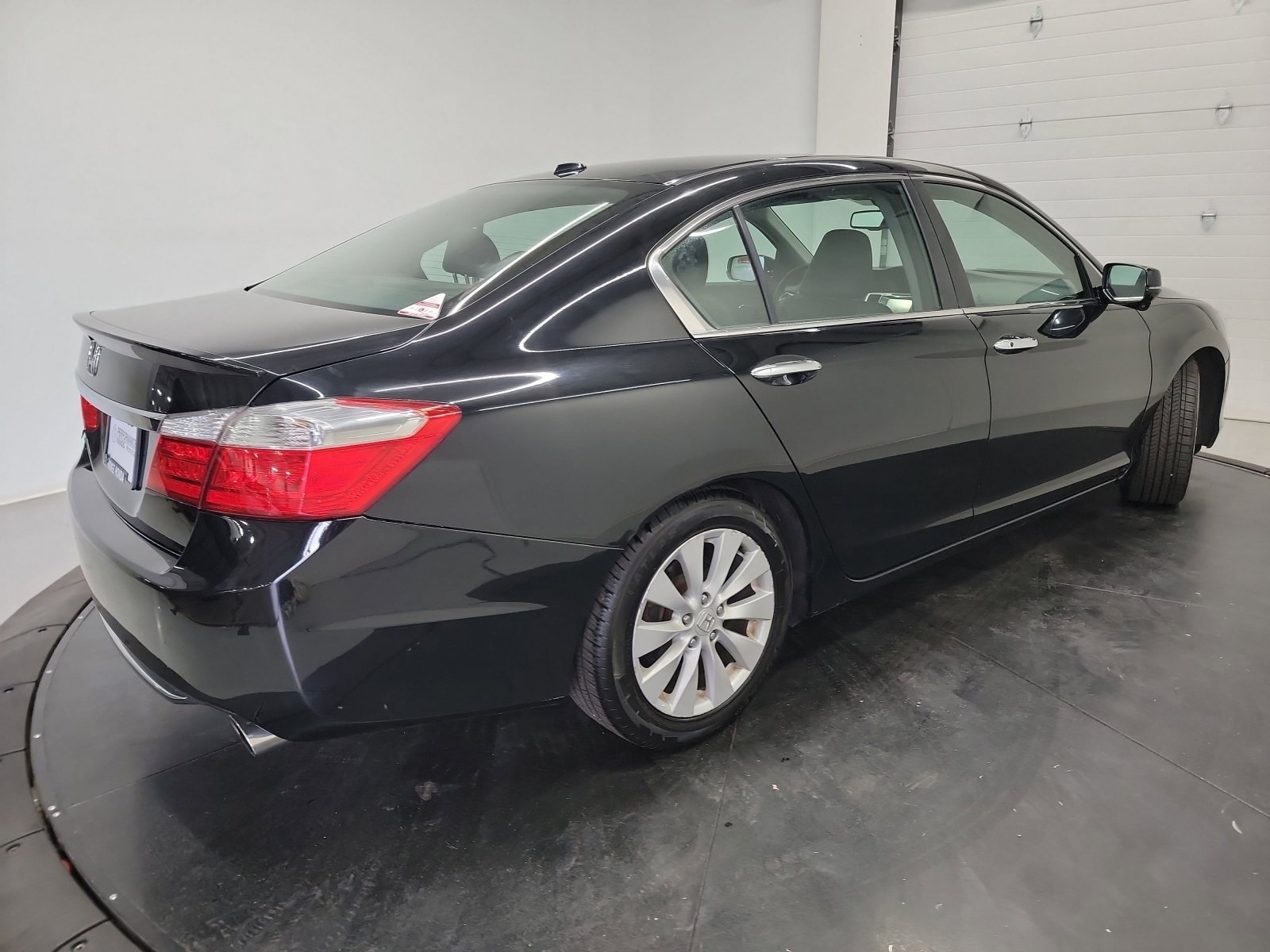 Used 2015 Honda Accord EX-L image 9