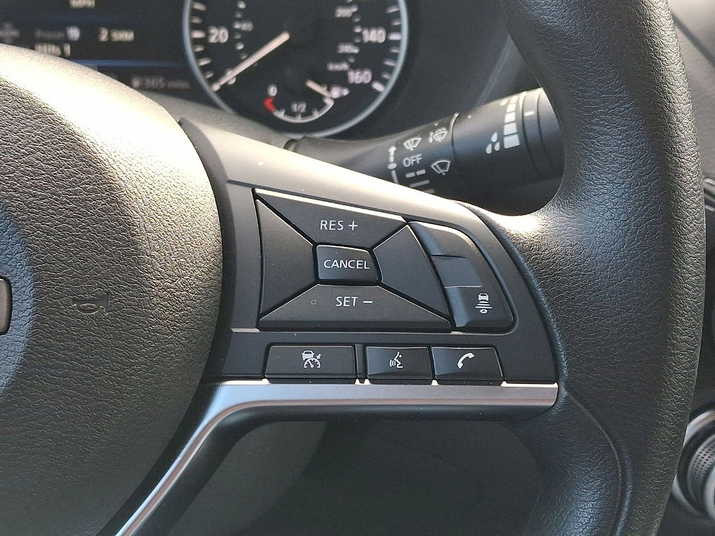 Used 2025 Nissan Sentra SV w/ Trunk Package image 18