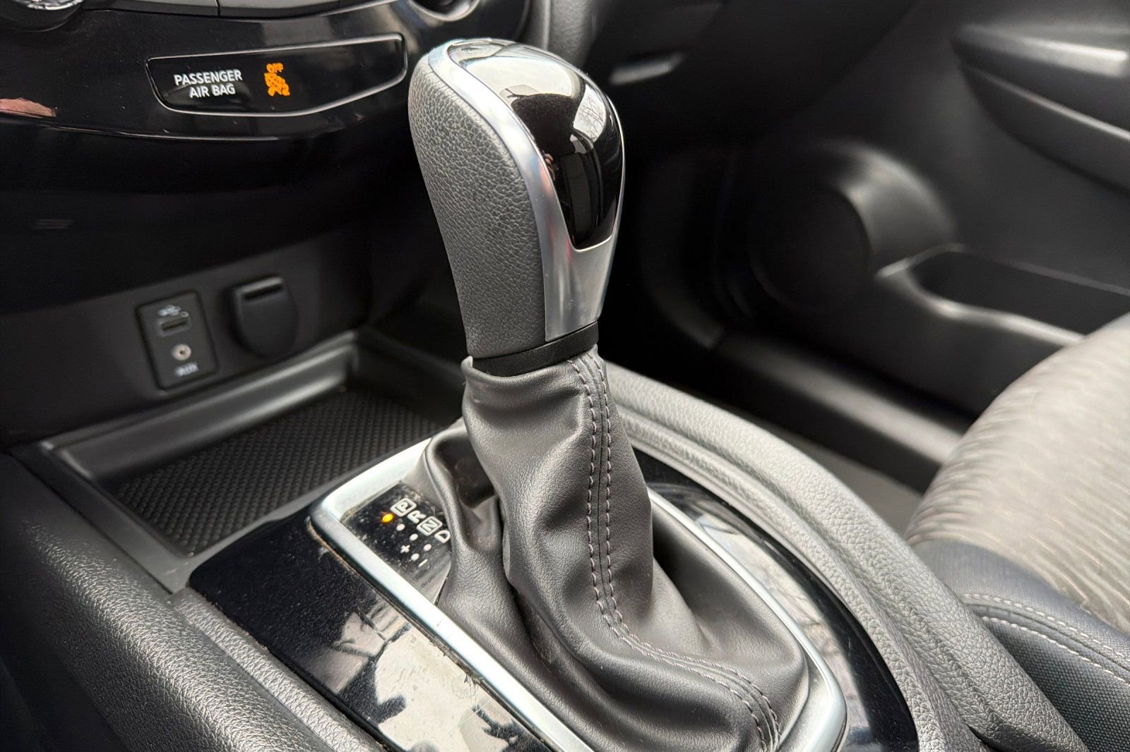 Used 2017 Nissan Rogue SV image 20