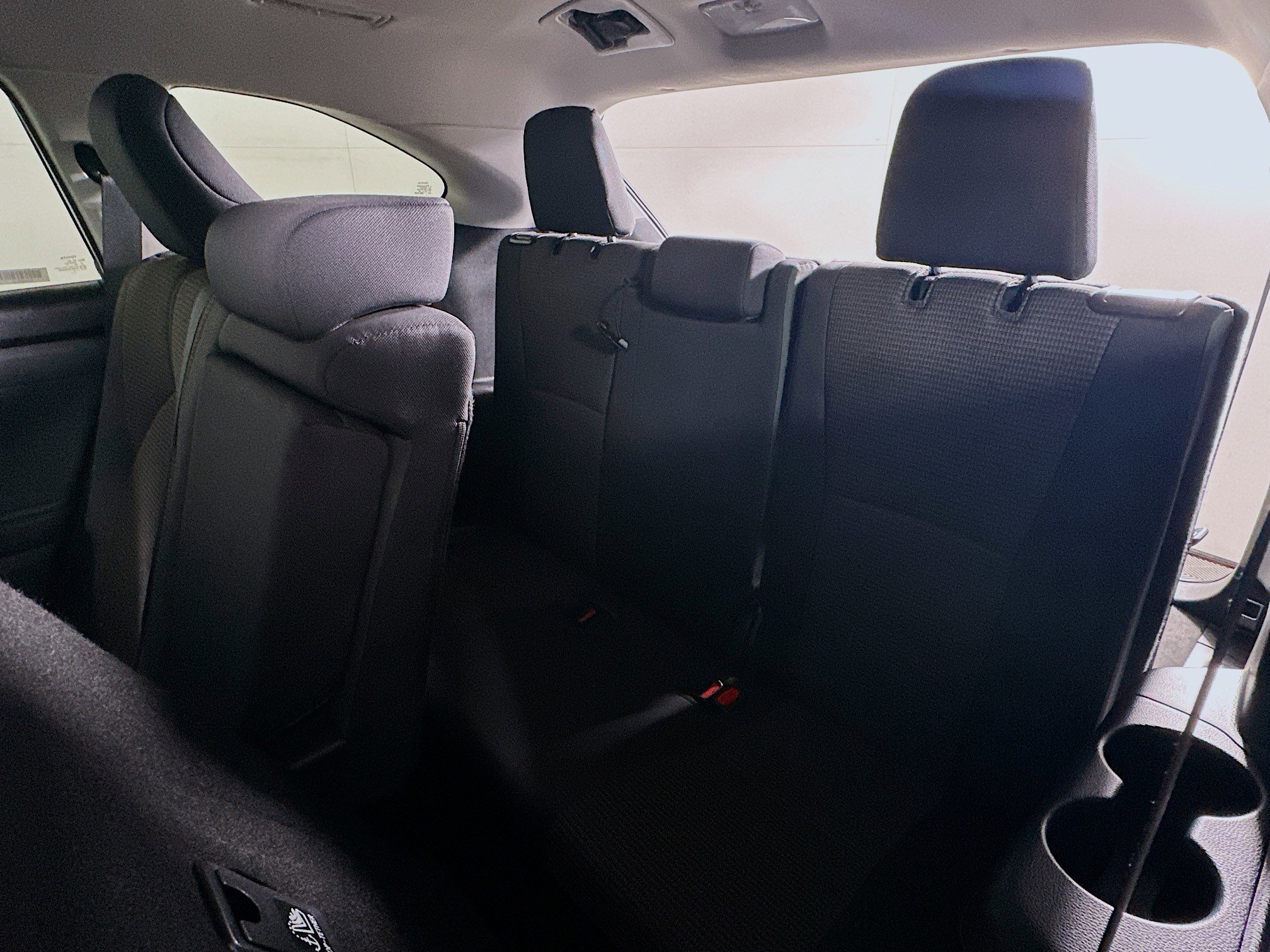 Used 2024 Toyota Highlander LE image 28
