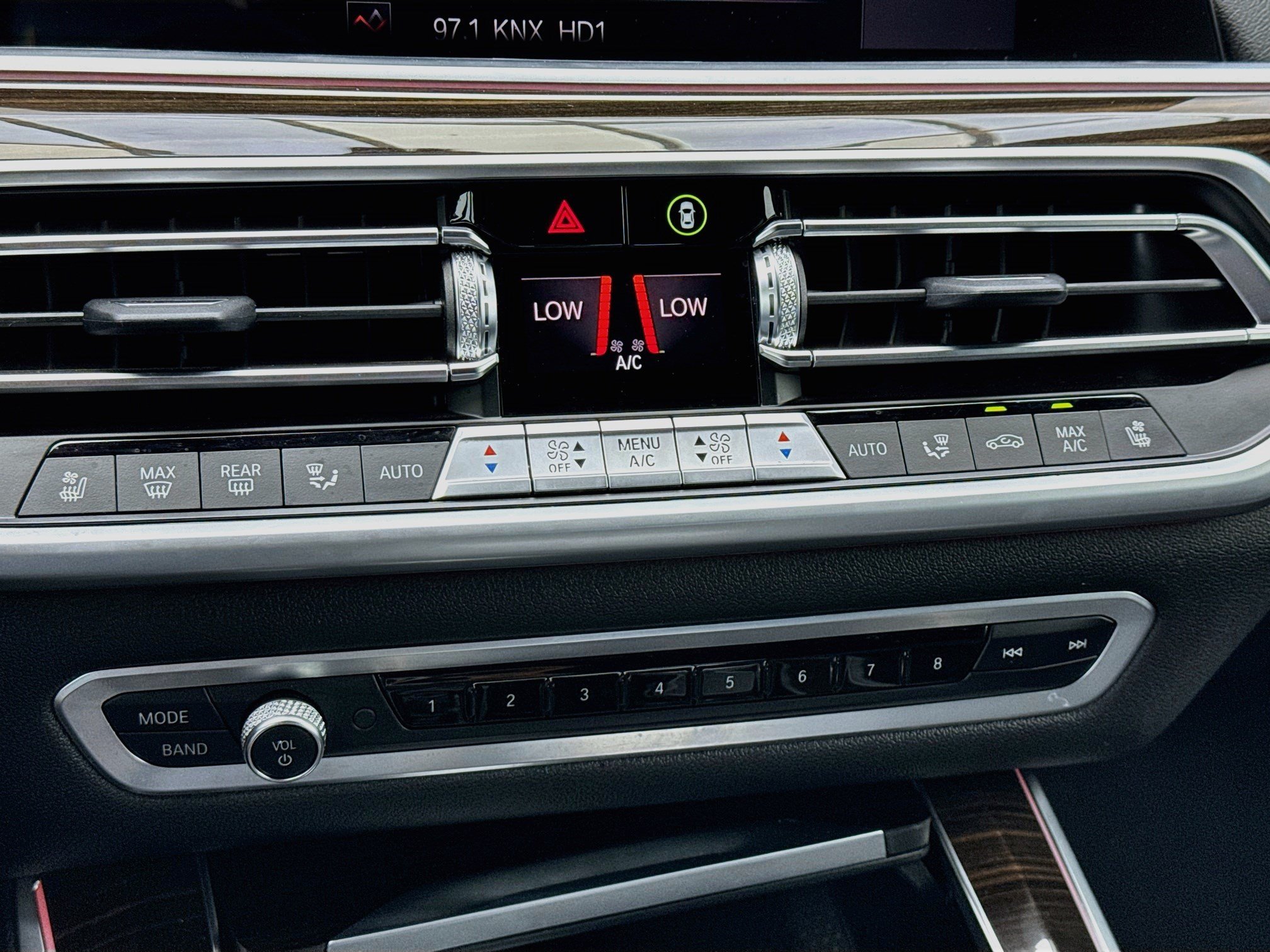 Used 2021 BMW X5 M50i w/ Premium Package AWD/4WD image 12