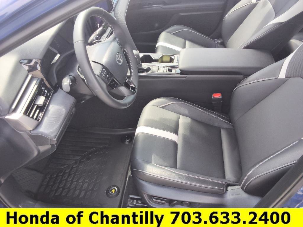 Used 2026 Toyota Camry SE FWD image 24