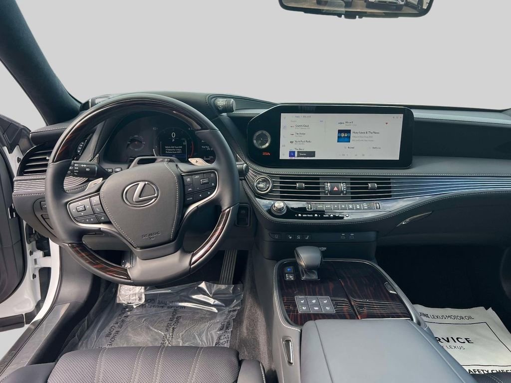Certified 2025 Lexus LS 500 AWD w/ Luxury Package image 13