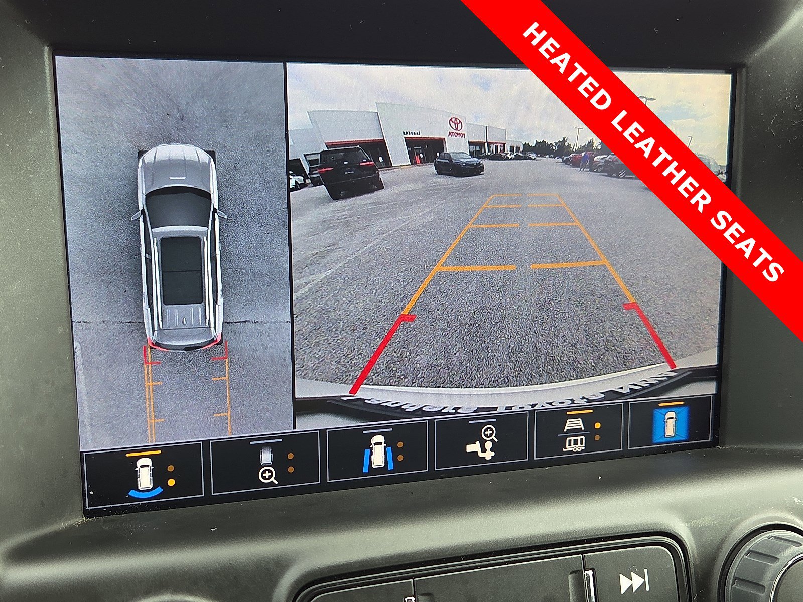 Used 2022 GMC Terrain SLT w/ Tech Package image 17