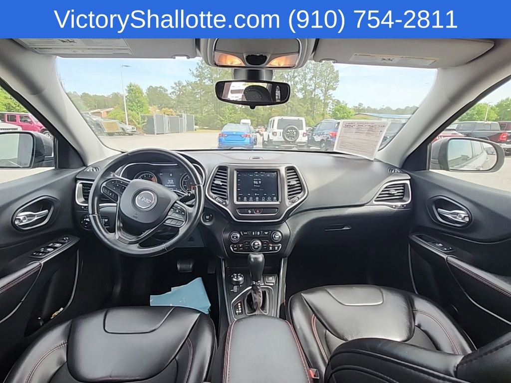 Used 2019 Jeep Cherokee Trailhawk image 3