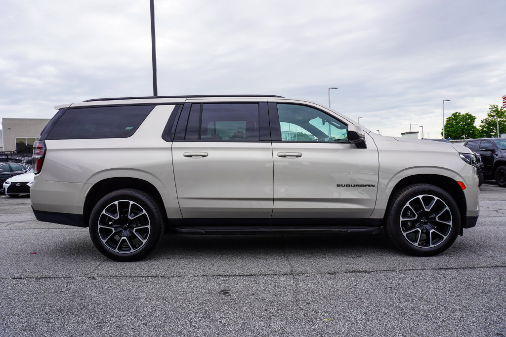 Used 2024 Chevrolet Suburban RST RWD image 33