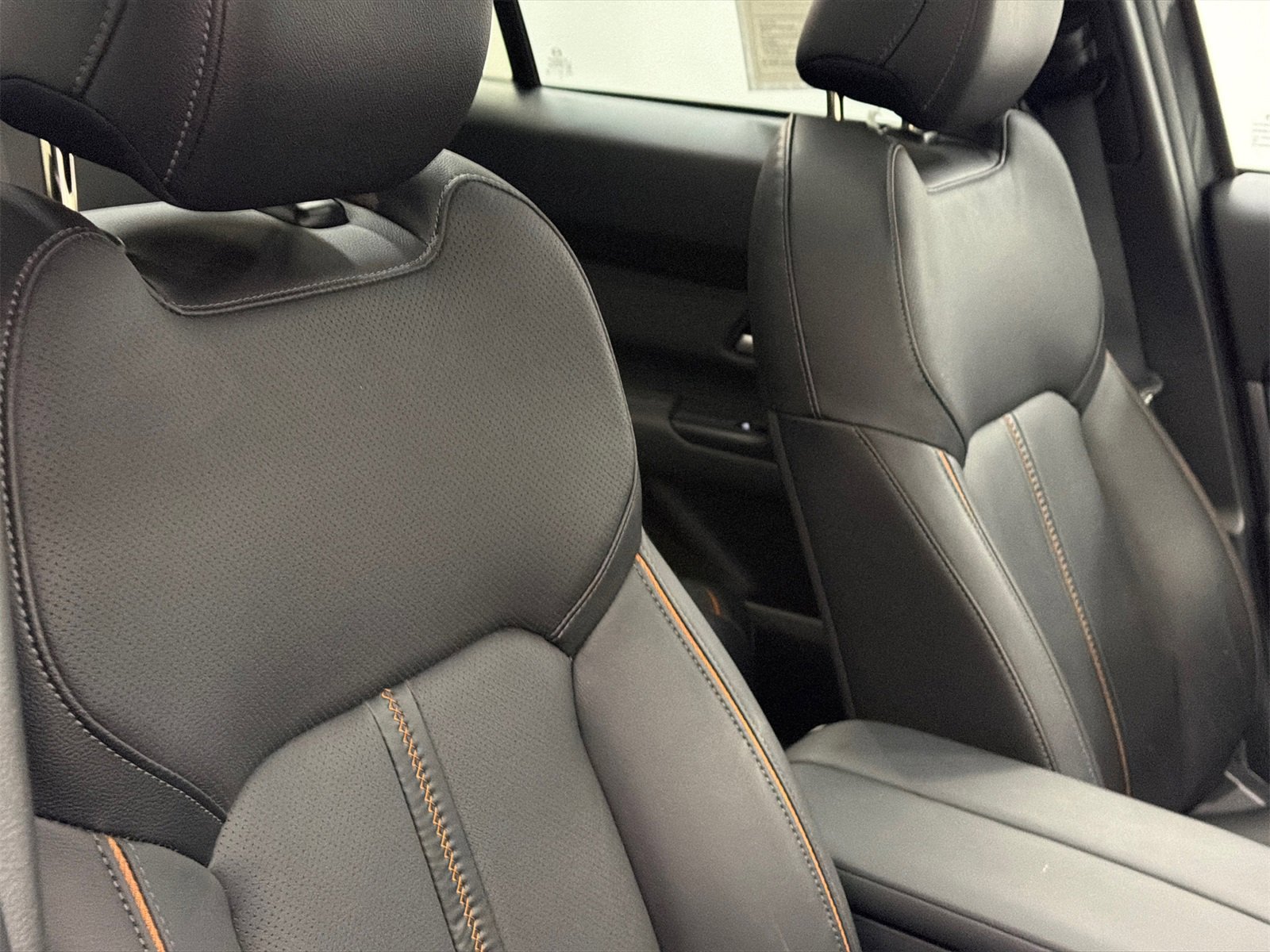 Used 2025 MAZDA CX-50 AWD 2.5 S w/ Premium Plus Pkg image 11