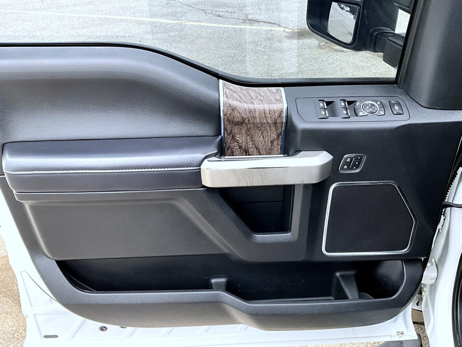 Used 2019 Ford F350 Lariat w/ Lariat Ultimate Package AWD/4WD image 10