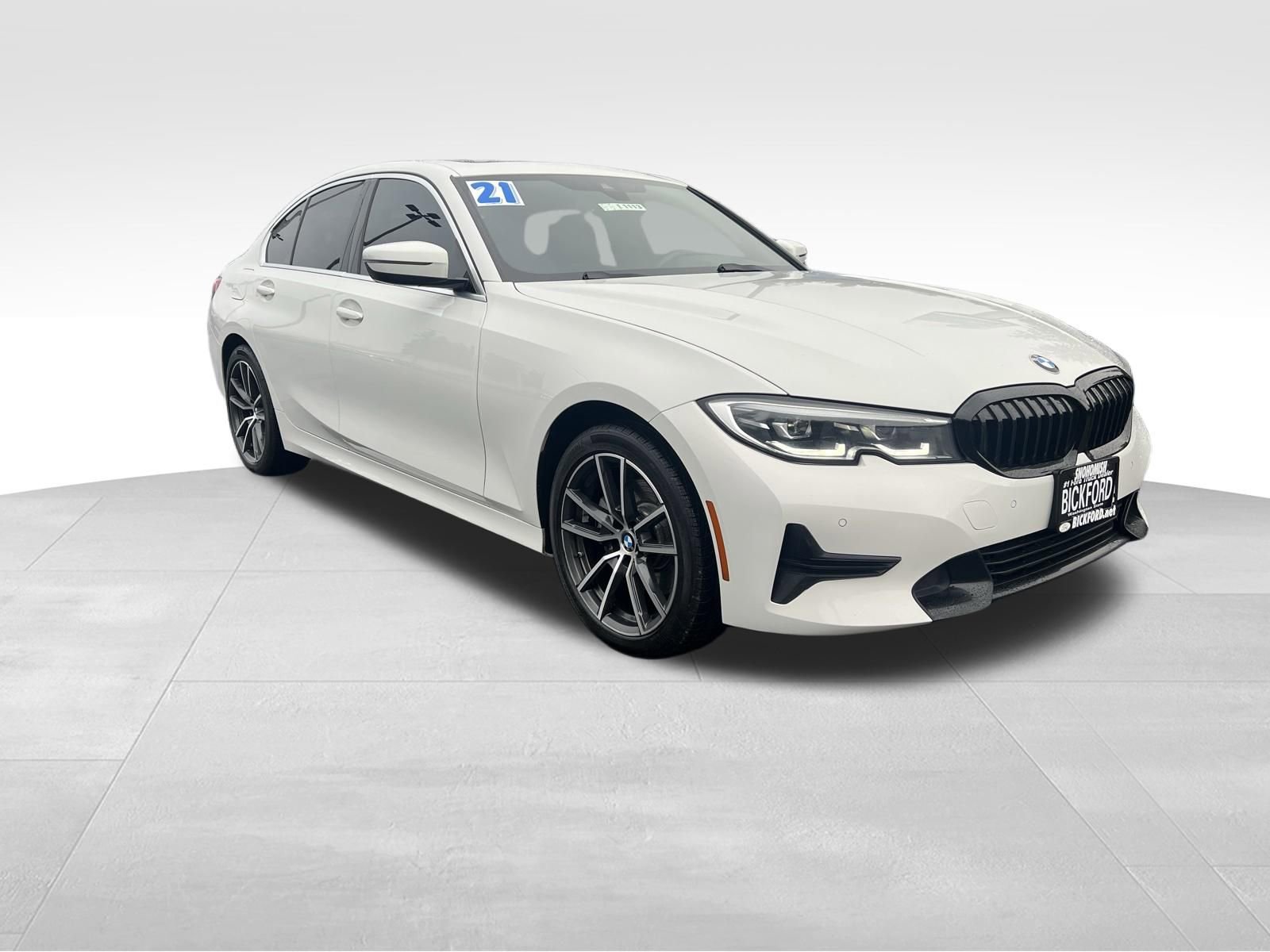 Used 2021 BMW 330i xDrive Sedan w/ Convenience Package image 3