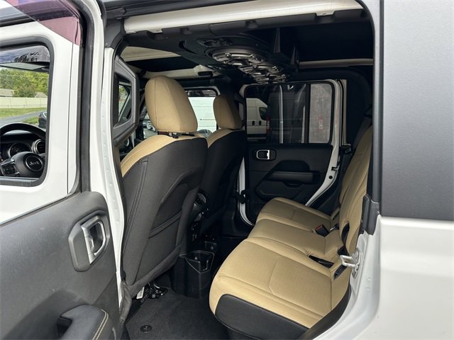 Used 2020 Jeep Gladiator Overland w/ Trailer Tow Package image 12